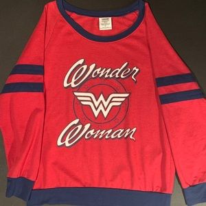 ⭐️ Wonder Woman sweater